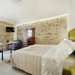 Hyblaliferooms Guest house